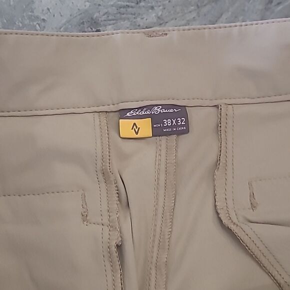 Copy - Eddie BAUER TECHNICAL PANTS 38 X 32 LIKE NEW - Picture 4 of 5